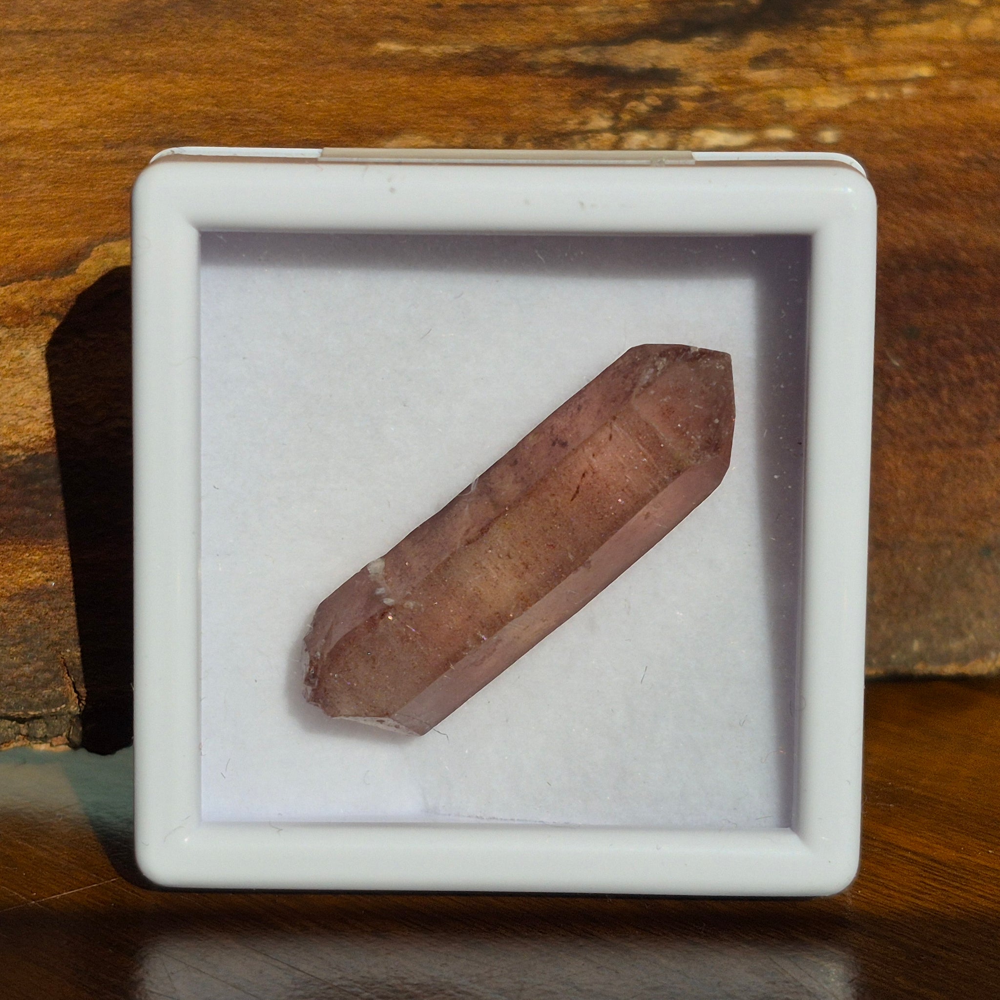 Pointe de Cristal de quartz du Québec hématoïde biterminé  no.23