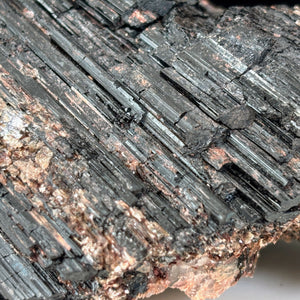 Pièce de Tourmaline noire avec mica brute no.89