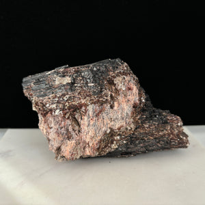 Pièce de Tourmaline noire avec mica brute no.89