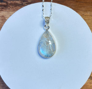 Bijou, pendentif, pierre de lune arc-en-ciel