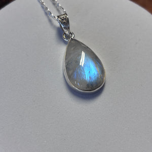 Bijou, pendentif, pierre de lune arc-en-ciel