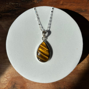 Bijou, collier Oeil-de-tigre
