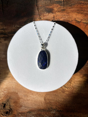 Pendentif, bijou Iolite