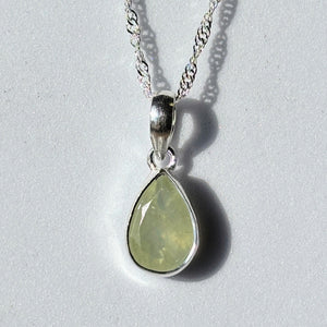 Bijou, pendentif, Prénite