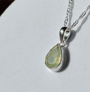 Bijou, pendentif, Prénite
