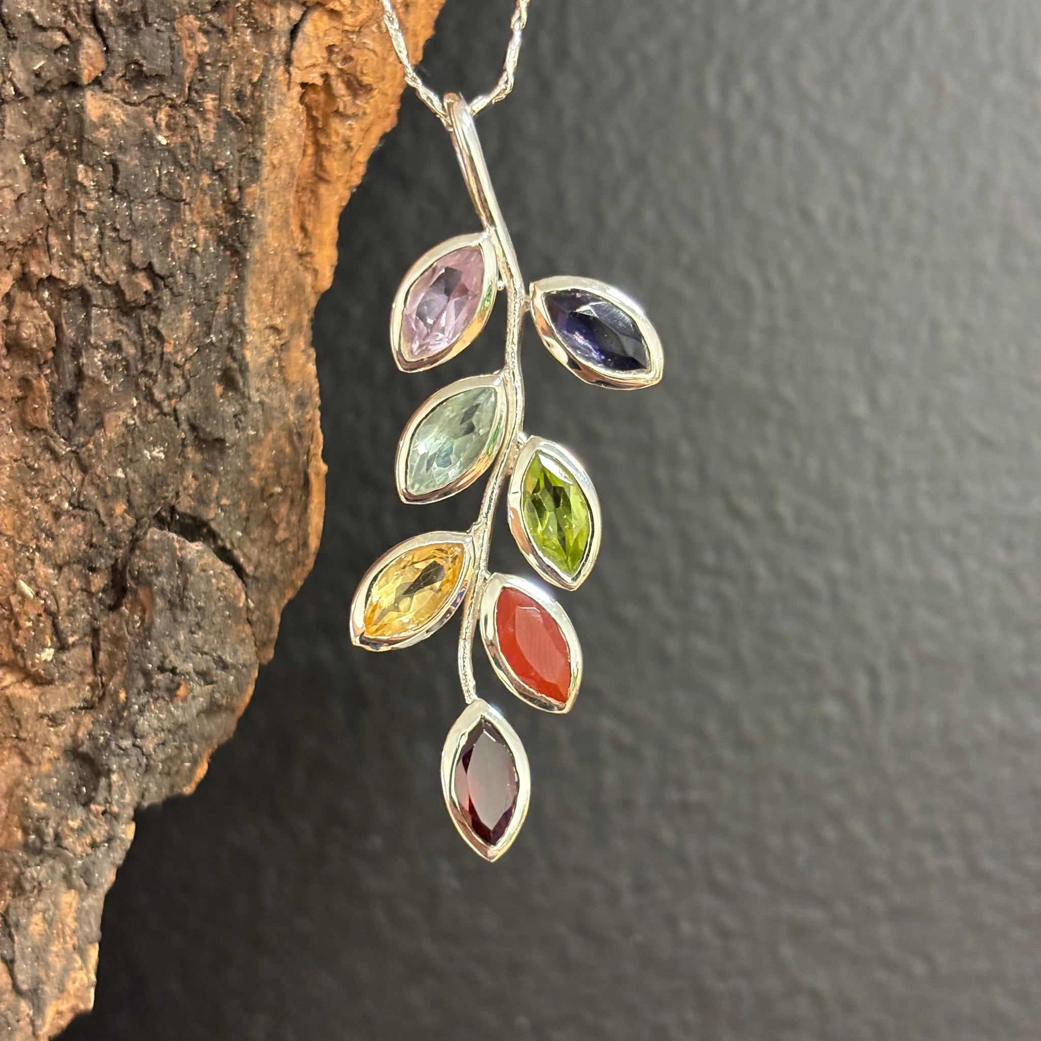 Pendentif 7 Chakras style branche de laurier