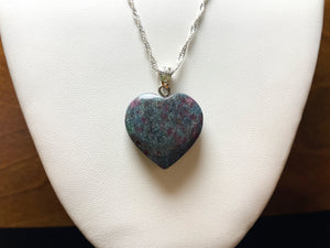 Fuchist ruby ​​heart necklace